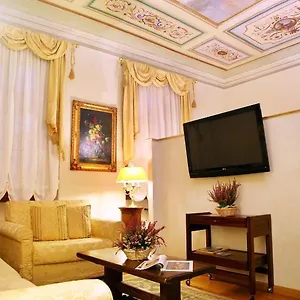 Tornabuoni La Petite Florença
